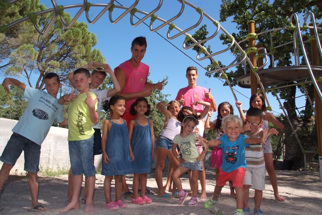 Camping Lou Cantaire Hotel Fayence Exterior foto
